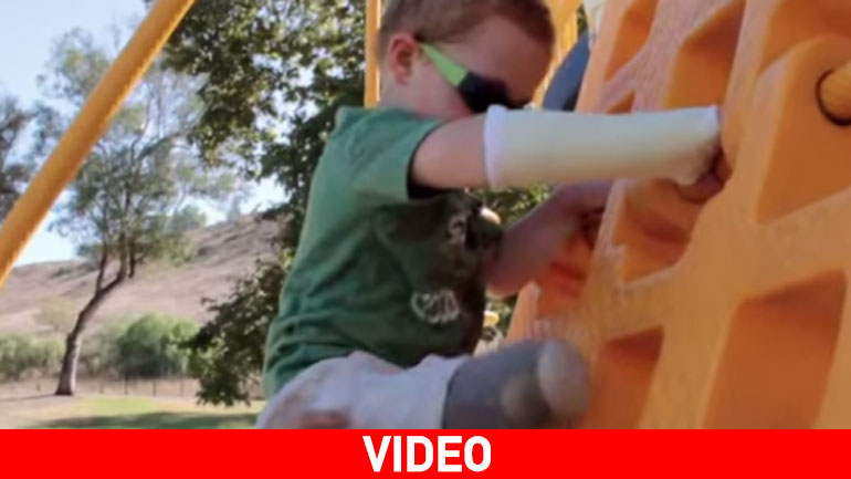 Συγκινητικό βίντεο για τις μητέρες παιδιών με αναπηρία