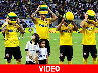 Με τα κράνη του Σένα η Κορίνθιανς! Με τα κράνη του Σένα η Κορίνθιανς!