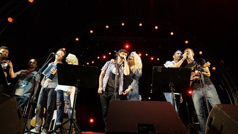 «Αγάπη ρε+»: Πάνω από 50 τόνοι τροφίμων συγκεντρώθηκαν στη συναυλία αλληλεγγύης