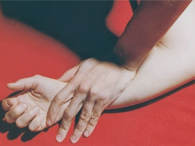 Κακοποίησαν 17χρονη σε νοσοκομείο και κυκλοφόρησαν το βίντεο στο Youtube