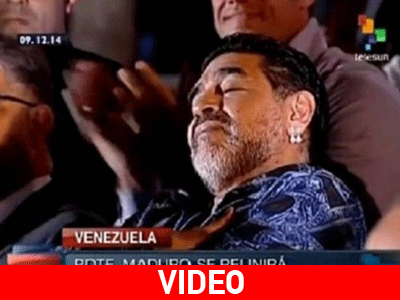 Ο Μαραντόνα κοιμήθηκε στην βράβευσή του!