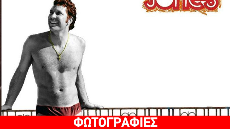 Tom Jones: Δείτε τον στο μπαλκόνι με μαγιό στα 75 του