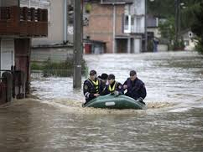 Σε κατάσταση έκτακτης ανάγκης Σερβία και Βοσνία