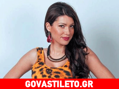 Δείτε την Κλέλια Ρένεση μόνο με το μπικίνι της!