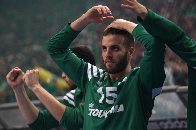 Ο Παππάς έμεινε για ακόμα ένα παιχνίδι στον πάγκο