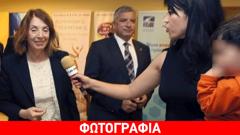 Στο ένα χέρι το μικρόφωνο… στο άλλο το μωρό της!