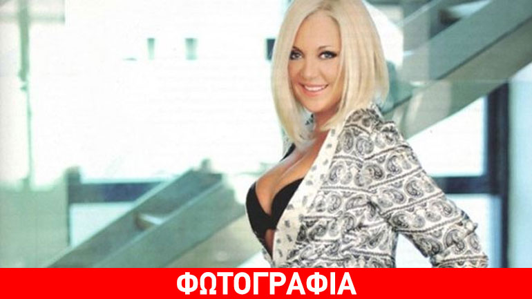 Η Ρούλα Κορομηλά στο πιο σέξι status της στο Instagram: Πόζαρε μόνο με την μπλούζα της