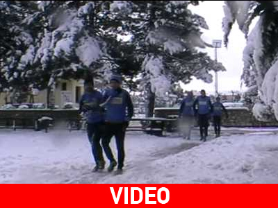 Έπαιξαν χιονοπόλεμο στην Τρίπολη!