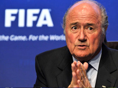 Τα… γυρίζει ο Μπλάτερ