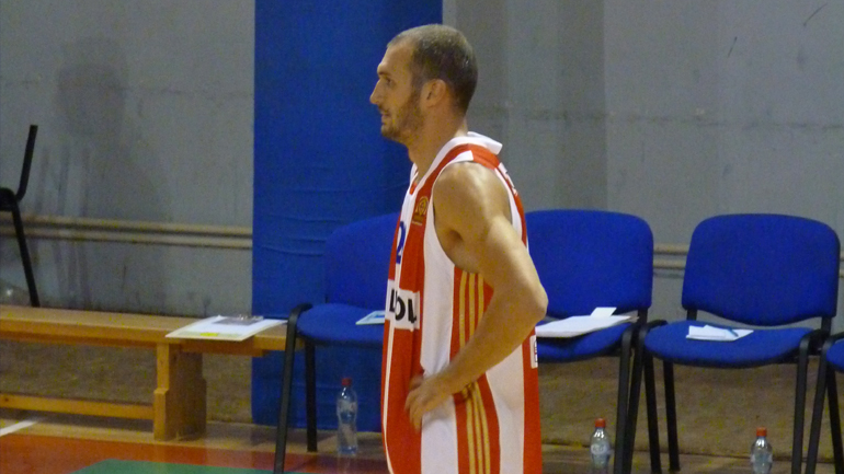 Στον Ερυθρό Αστέρα ο Σιμούνοβιτς