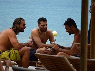 Κωνσταντίνος Αργυρός: Στη Σκιάθο με τον κολλητό του