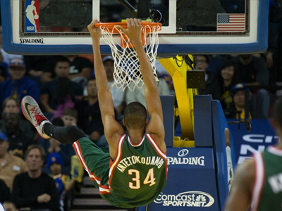 «Έπλεξε» το εγκώμιο του Αντετοκούνμπο ο Σάντερς