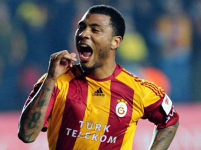 Προβάρει τα ερυθρόλευκα ο Καζίμ Καζίμ