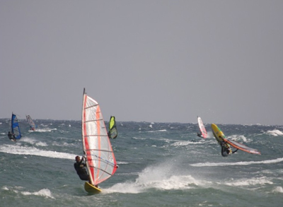 Ο άτυχος σέρφερ σε παλαιότερη φωτογραφία