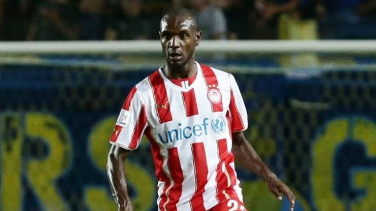 «Είναι ζήτημα τιμής να παραμείνω στον Ολυμπιακό»