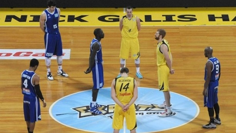 Ενός λεπτού σιγή για τα θύματα του σεισμού στο Νεπάλ