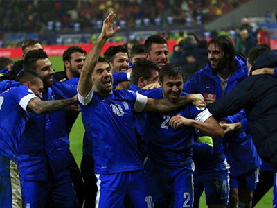 «Συγχαρητήρια» με… άρωμα Super League