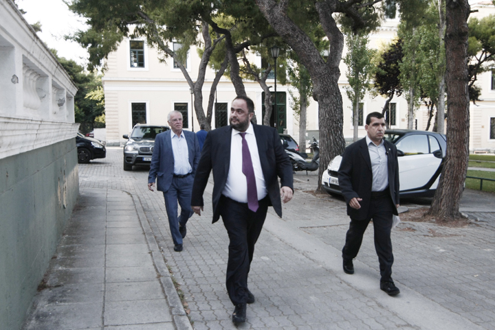 Μαζί του στην Ευελπίδων ο Σάββας Θεοδωρίδης