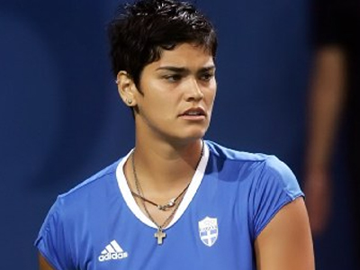 Έχασε δύο θέσεις η Λένα