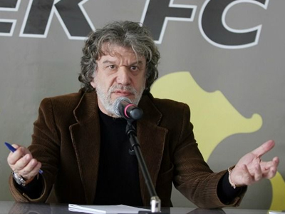 «Αναγκαστικά μόνος»