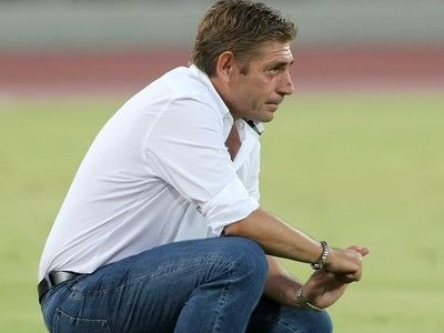 Χωρίς Μάντζιο, Στρατηλάτη ο Λεβαδειακός