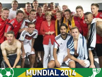 Στα αποδυτήρια της Γερμανίας η Μέρκελ!