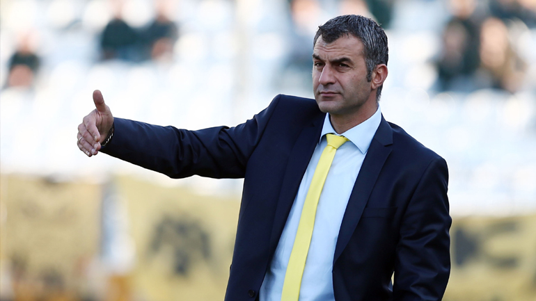 Διάλεξε 22 ενόψει Ολυμπιακού ο Δέλλας