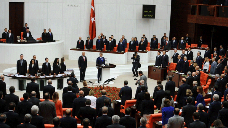 Σαρωτικές αλλαγές στη σύνθεση του τουρκικού κοινοβουλίου