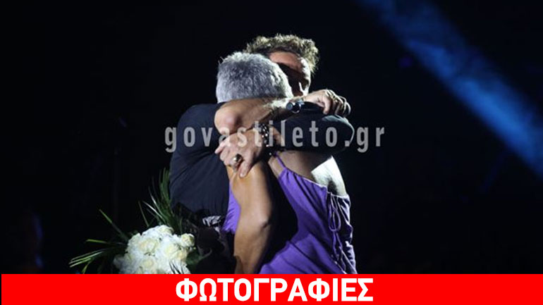 «Λύγισε» στην αγκαλιά της μητέρας του ο Γιώργος Μαζωνάκης