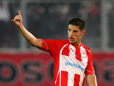 Πέταξαν πέτρες στο σπίτι του Μιραλάς