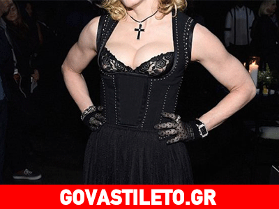 Ποια σταρ εμφανίστηκε με το στήθος της σε κοινή θέα;