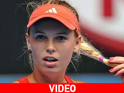 Της κόλλησαν τα μαλλιά στη ρακέτα την ώρα του αγώνα!