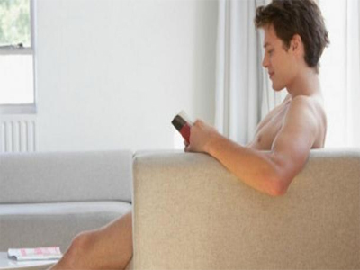 Ζητείται γυμνός συγκάτοικος