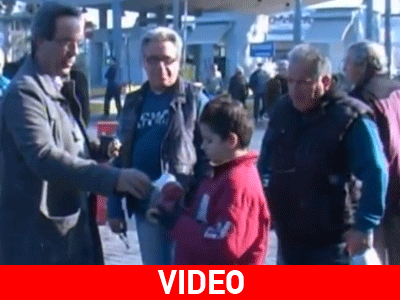 Μοίρασαν φρούτα στα παιδιά!