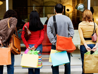 Ανοίγουν την Παρασκευή τα καταστήματα