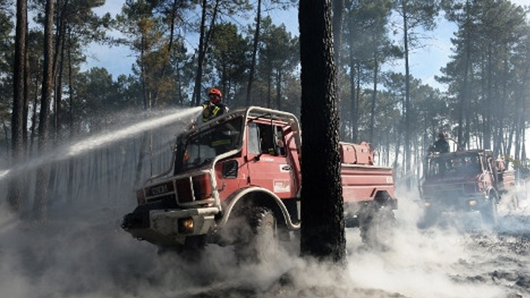 Γαλλία: 10.000 άνθρωποι απομακρύνθηκαν από κάμπινγκ λόγω πυρκαγιών