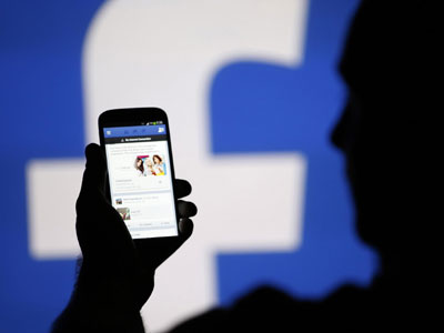 Έφηβος ανέβαζε στο Facebook άσεμνες φωτογραφίες κοριτσιών