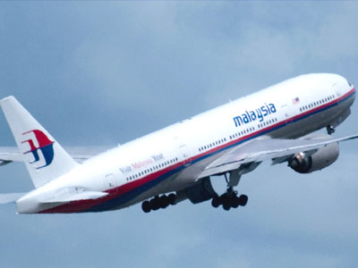 Συνεχίζονται οι έρευνες για το αεροπλάνο της Malaysia Airlines