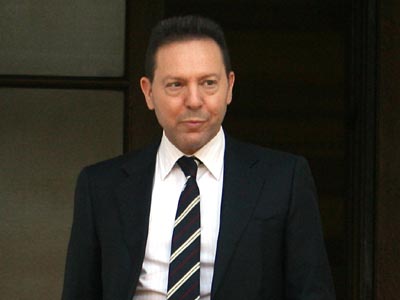 Έλουσαν πατόκορφα τον Υπουργό