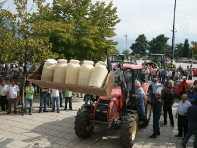 Ανακοίνωση-διαμαρτυρία των κτηνοτρόφων για το γάλα