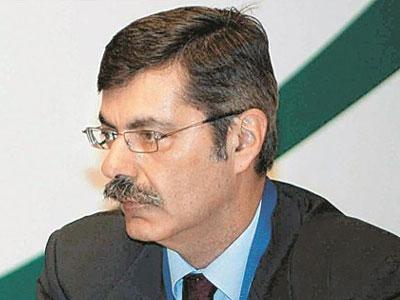 «Κάποιοι θέλουν να φάνε τον Στουρνάρα»