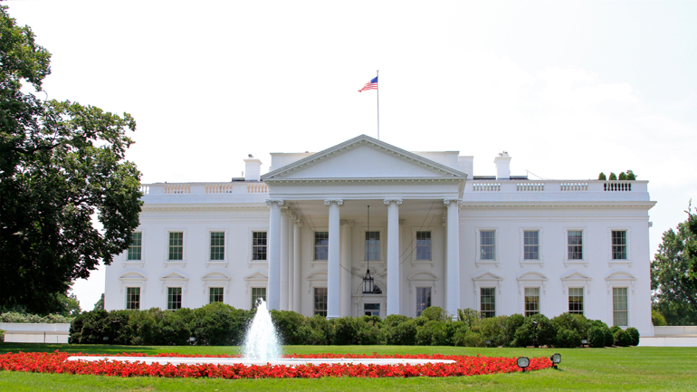 Λευκός οίκος: «Οι ΗΠΑ δεν διατίθενται να επιτεθούν στο Ισλαμικό Χαλιφάτο»