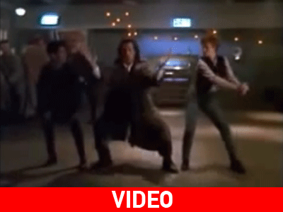 Ο Τραβόλτα χορεύει… καγκέλια!