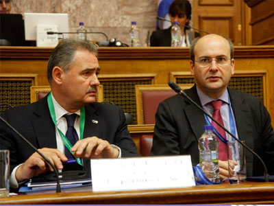 Υπογράφει η ΕΤΕπ για τη συμμετοχή της στο Ελληνικό Επενδυτικό Ταμείο