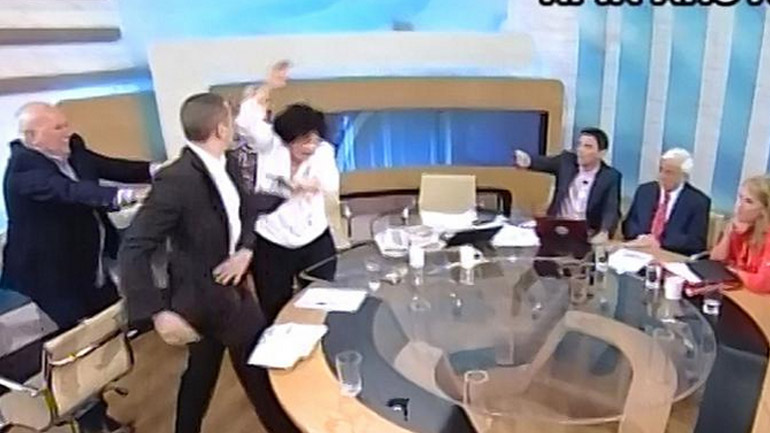 Στο εδώλιο ο Κασιδιάρης για το χαστούκι στην Κανέλη