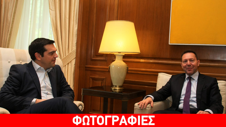 Στουρνάρας μετά τη συνάντηση με Τσίπρα: «Τραπεζικό σύστημα και καταθέσεις είναι διασφαλισμένα» Στουρνάρας μετά τη συνάντηση με Τσίπρα: «Τραπεζικό σύστημα και καταθέσεις είναι διασφαλισμένα»