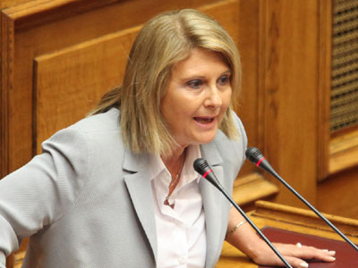 «Πόλεμος» ανακοινώσεων με αφορμή το ραντεβού στο Παρίσι