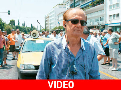 O Πρόεδρος του ΣΑΤΑ στην Λουκίλα Καρρέρ και τη Λίτσα Θεοφάνους‏