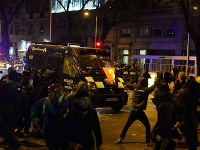 Δεκάδες τραυματίες και συλληφθέντες από την διαδήλωση στη Μαδρίτη