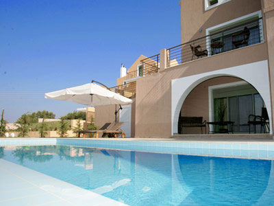 Οι πισίνες που εκτείνονται σε δύο κράτη!